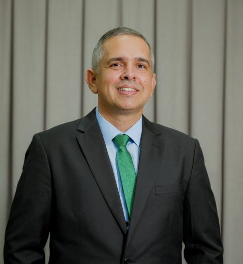 Médico-Veterinário | Secretário-geral do CRMV-TO