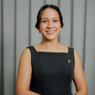 Médica-Veterinária